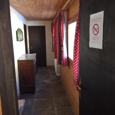 Superbe Au Centre De Val-d'isere, Proche Des Pistes Et Des Commerces - Fr-1-519-14