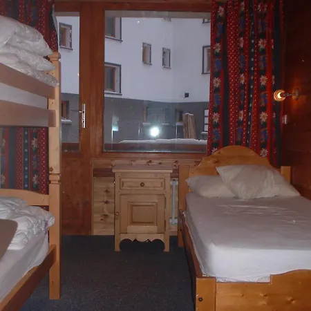 Apartment Superbe Au Centre De Val-d'isere, Proche Des Pistes Et Des Commerces - Fr-1-519-14