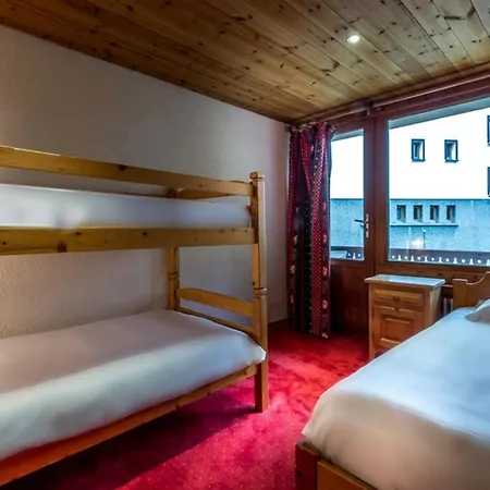 Superbe Au Centre De Val-d'isere, Proche Des Pistes Et Des Commerces - Fr-1-519-14